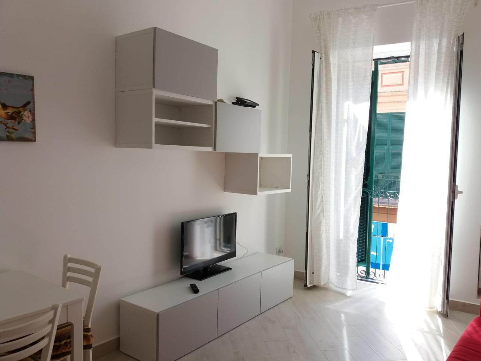 Porro15 Appartement Finale Ligure Buitenkant foto