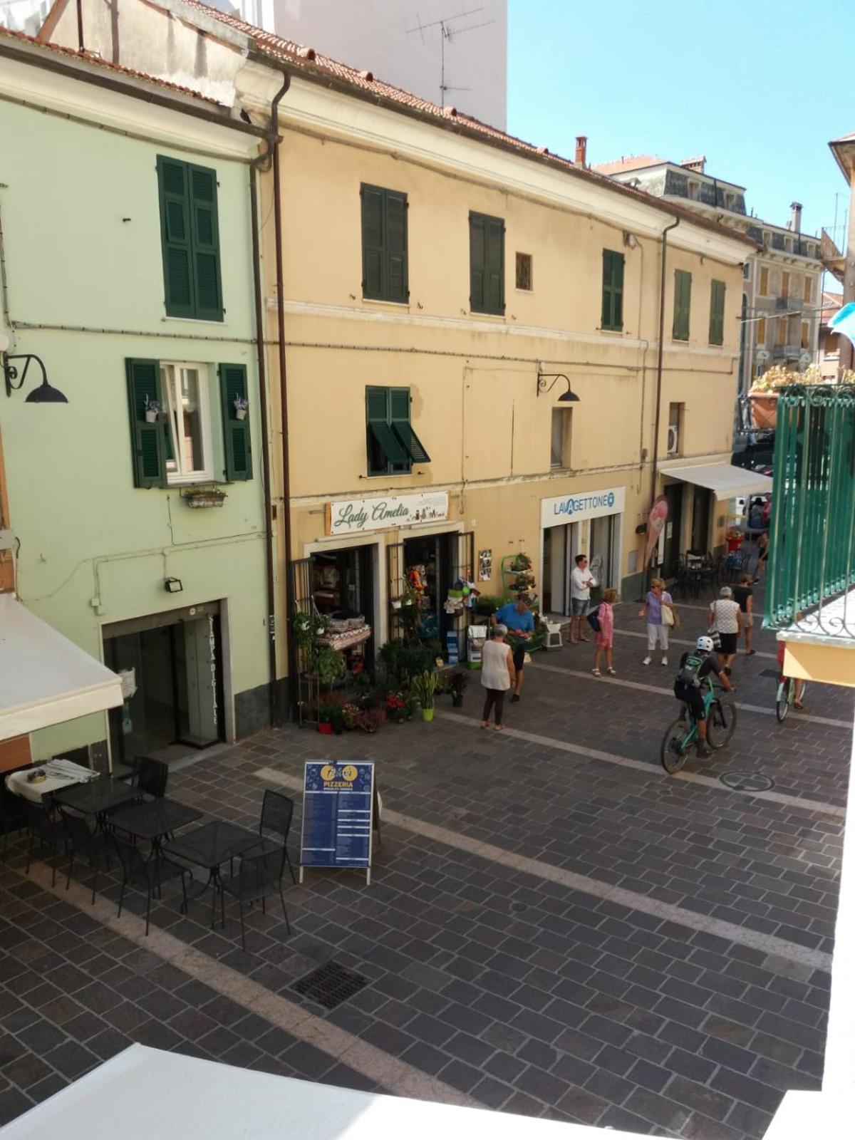 Porro15 Appartement Finale Ligure Buitenkant foto