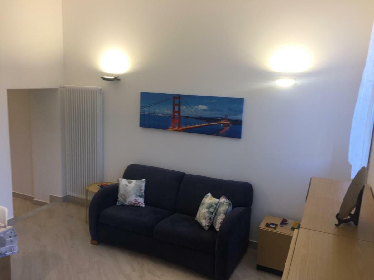 Porro15 Appartement Finale Ligure Buitenkant foto