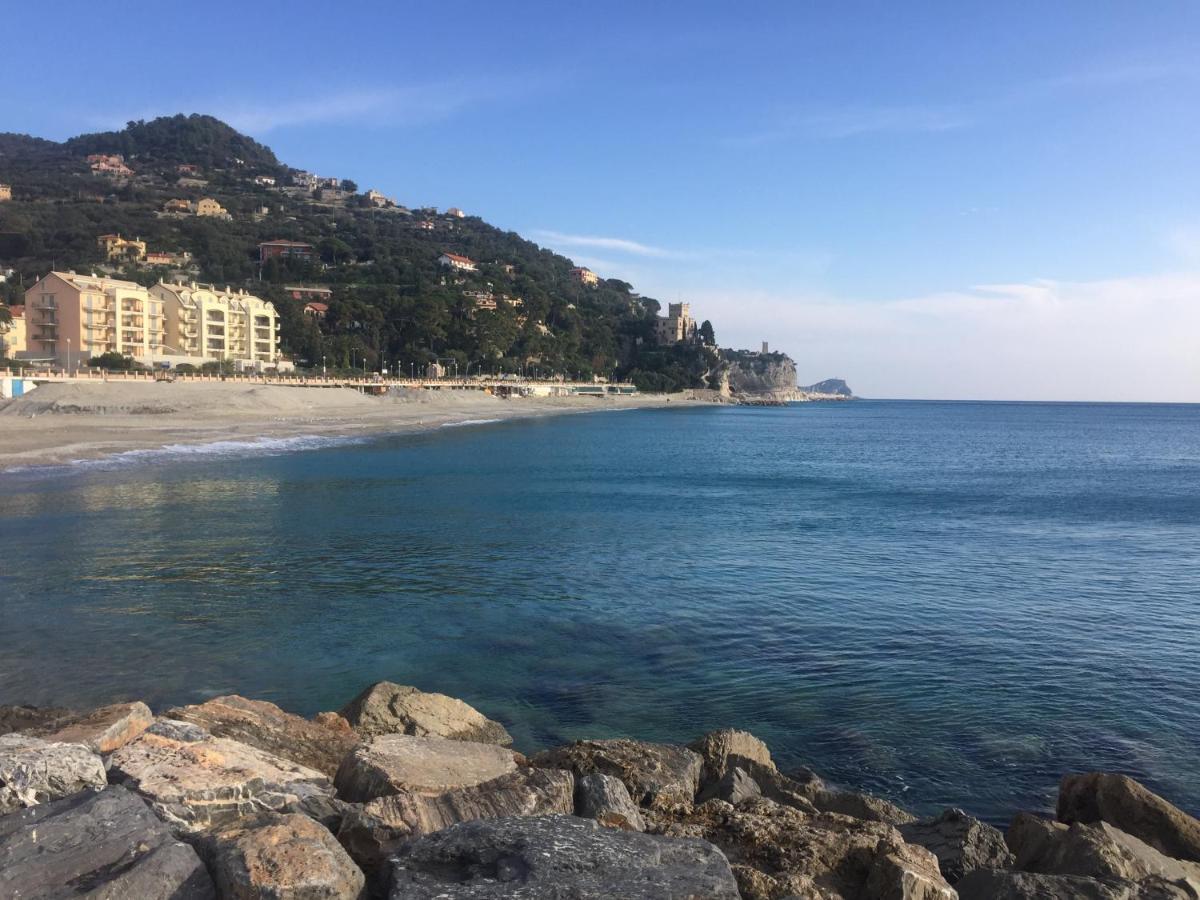 Porro15 Appartement Finale Ligure Buitenkant foto